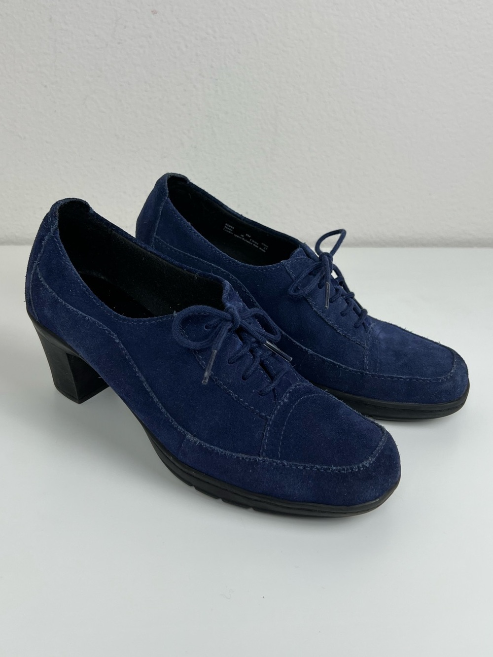 Clarks Bendables Blue Suede Oxford Heels 8M Dark Academia Office Cottagecore